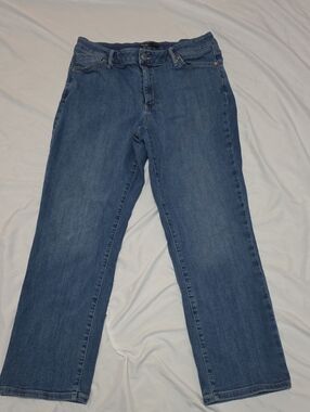 Vera Wang Medium Blue Straight-Leg Jeans